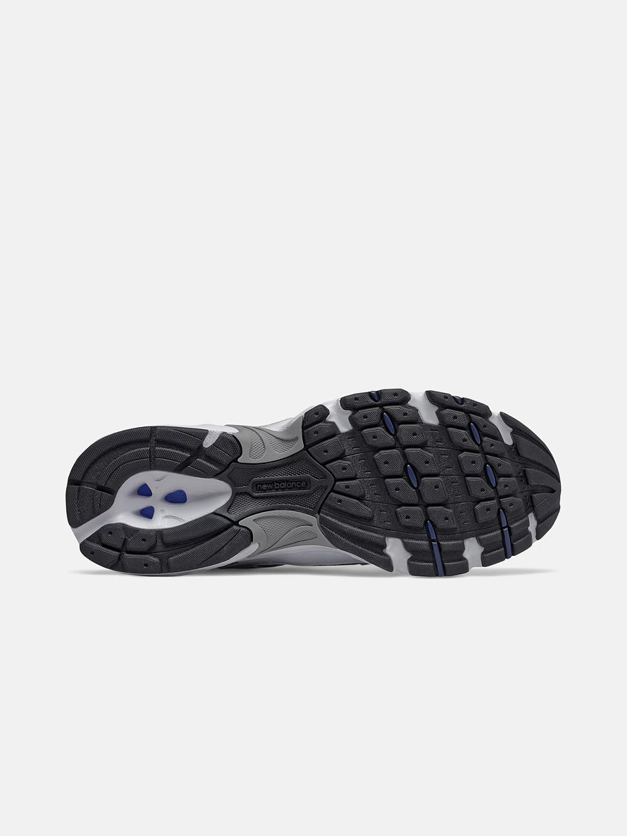 530 - White/silver/navy