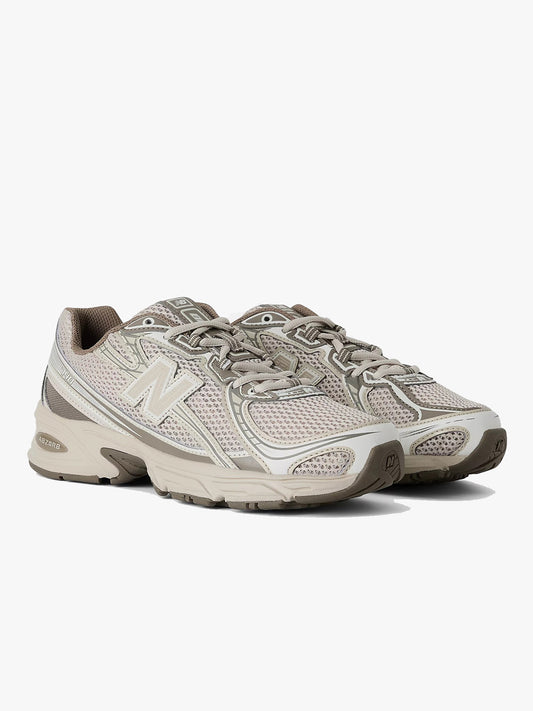 740 - Timberwolf/Sea salt