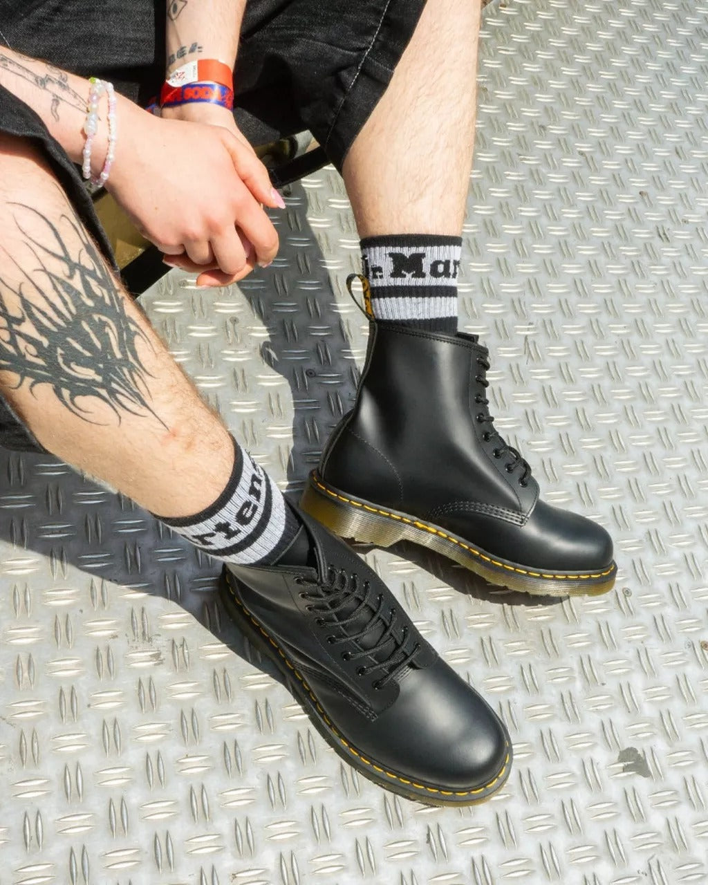 1460 - Smooth black