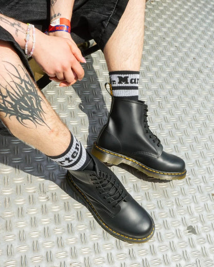 1460 - Smooth black