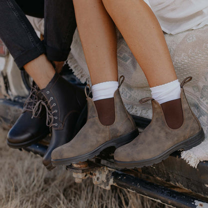 585 - Rustic brown
