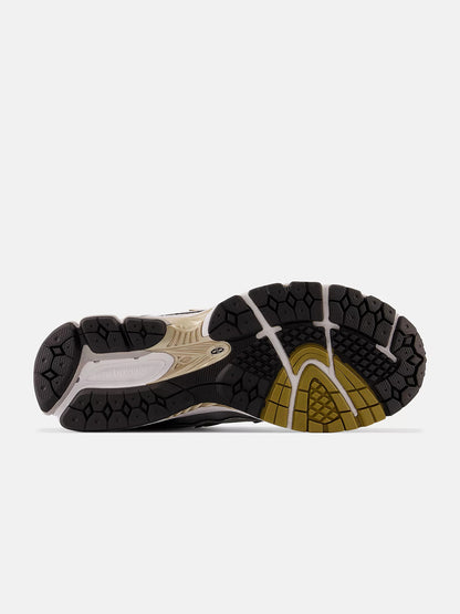 1906 - White/Gold/Black