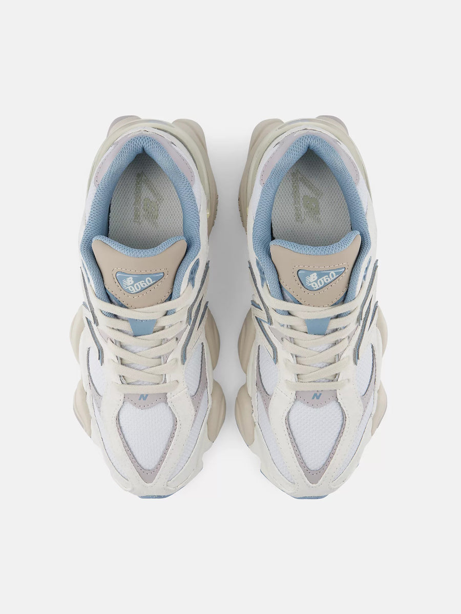 9060 - White/Light blue