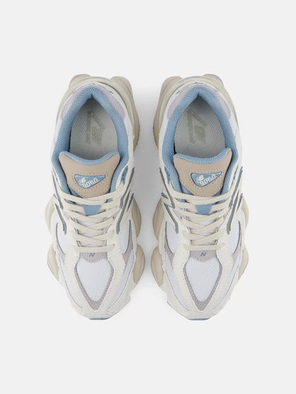 9060 - White/Light blue