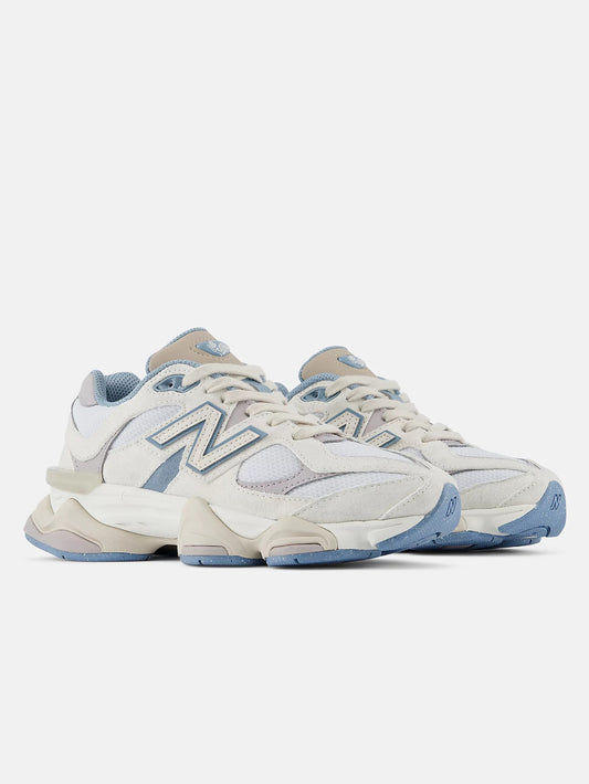 9060 - White/Light blue